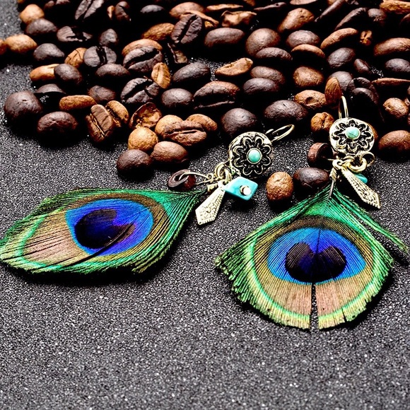 NEW🌟 Boho Peacock Gypsy Hippie Feather Earrings - Picture 2 of 5